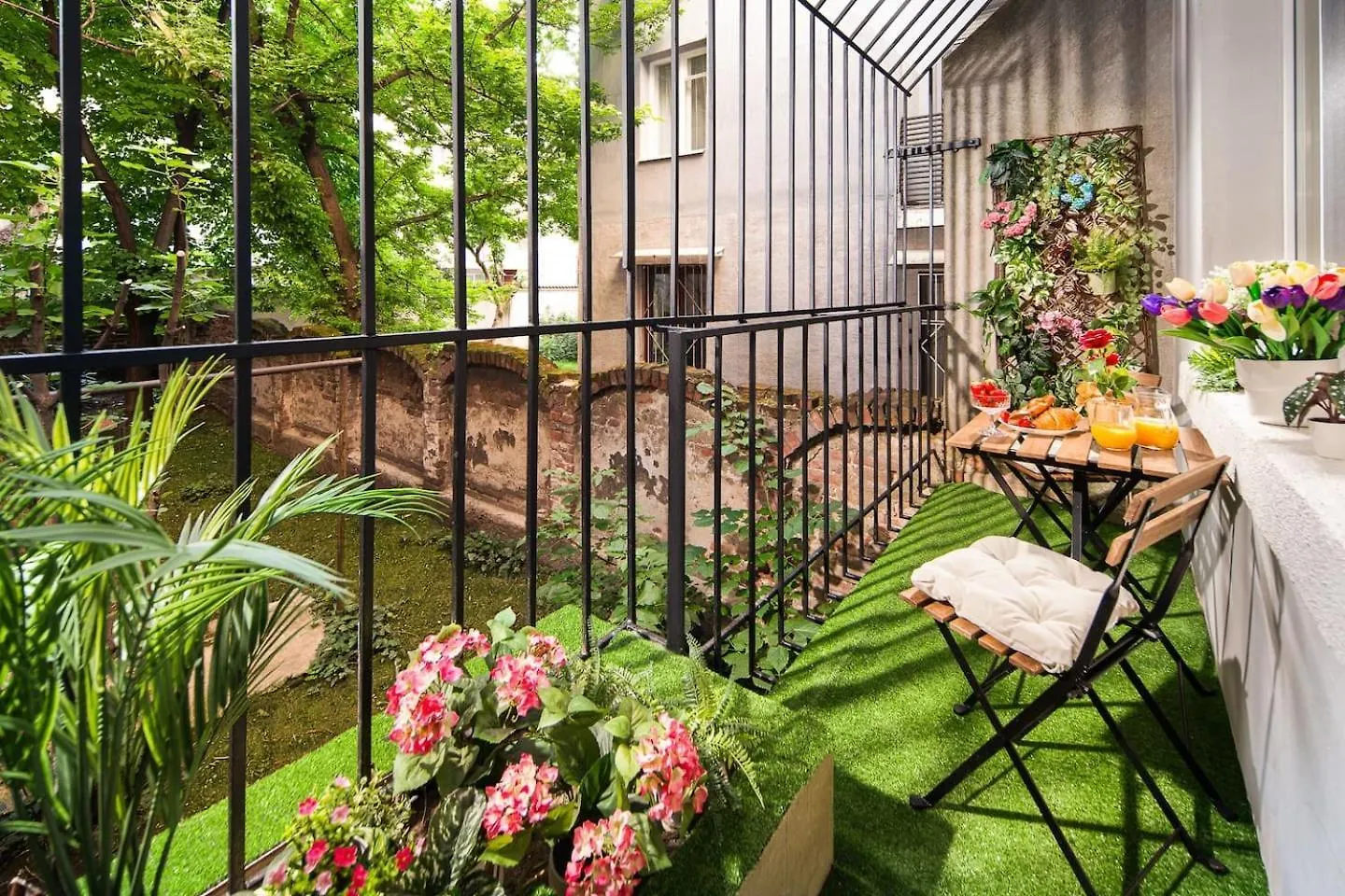 Spacious Home W Terrace & 3 Acs Szófia 0*,
